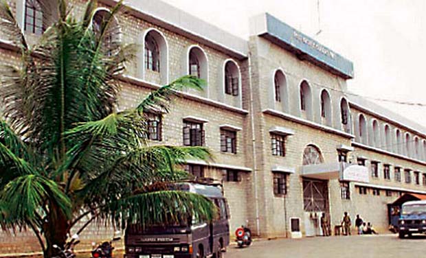 ಪರಪ್ಪನ ಅಗ್ರಹಾರದಲ್ಲಿ ಎಲ್ಲರಿಗೂ ಒಂದೇ ಊಟ